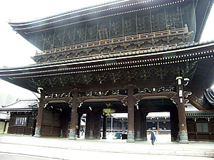 東本願寺御影堂門